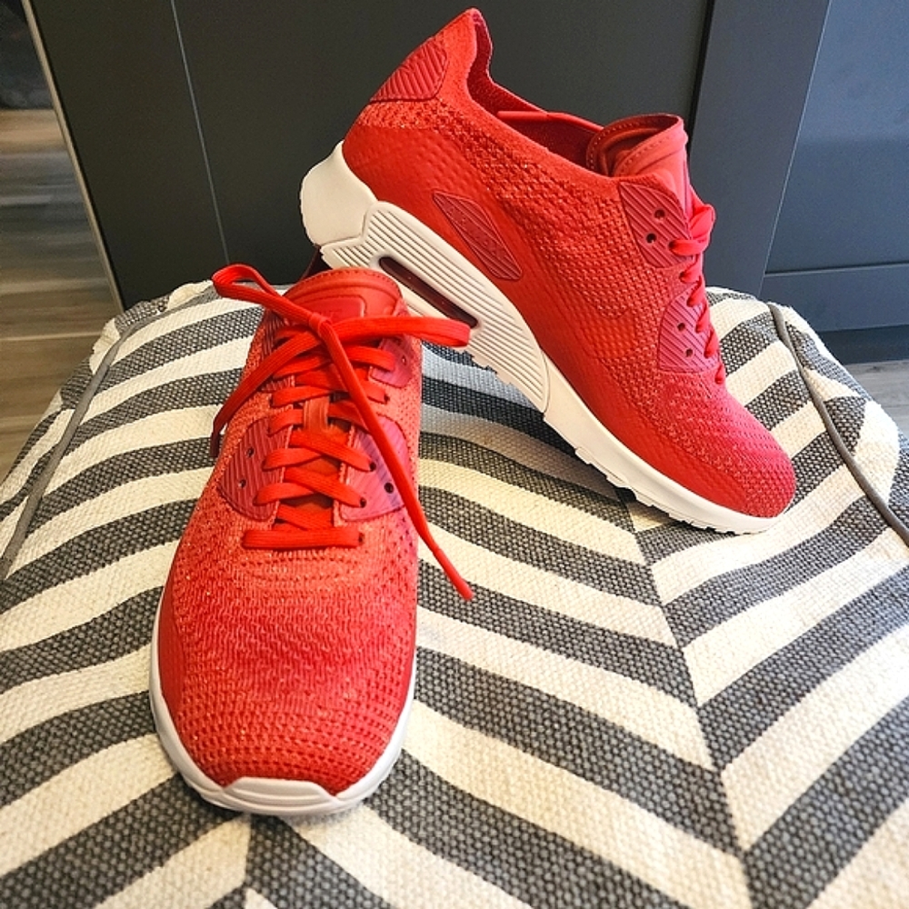 NWT Nike Women's Air Max 90 Ultra 2.0 Geranium Size 10